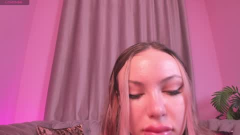 F R A N C E S online show from 01/01/25, 12:44