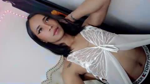 Snapshot of hotgirl_krisxx chatting on 10/04/25, 06:22 hotgirl_krisxx online show from 10/04/25, 06:22