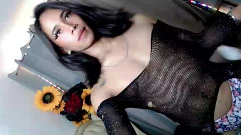 hotgirl_krisxx online show from 11/18/25, 05:12