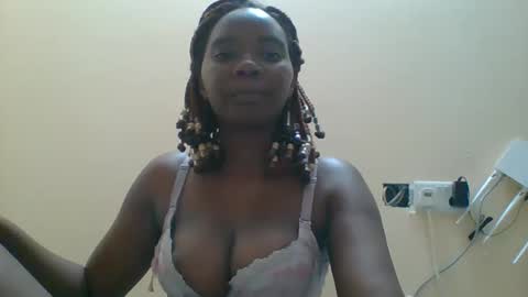 Queen online show from 10/22/25, 07:02