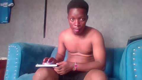 hotguyy001 online show from 03/12/25, 09:55