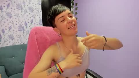 hannah online show from 10/08/25, 02:31