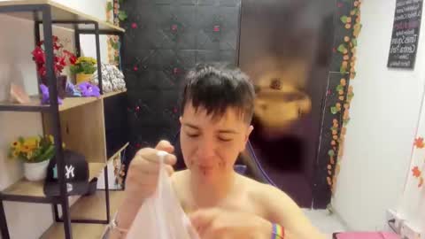 hannah online show from 04/22/26, 02:25