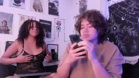 Sam and Nico online show from 09/17/25, 02:30