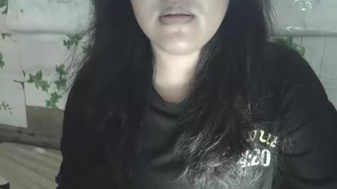 hotiemorenagurl18 online show from 04/23/26, 06:14