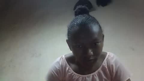 Snapshot of hotiesveronique chatting on 09/18/25, 03:08 veronique online show from 09/18/25, 03:08