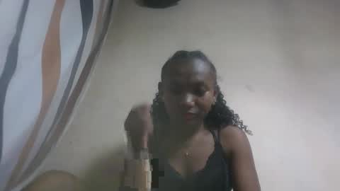 Snapshot of hotiesveronique chatting on 10/17/25, 10:07 veronique online show from 10/17/25, 10:07