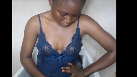 hotjessie0 online show from 11/04/25, 05:28