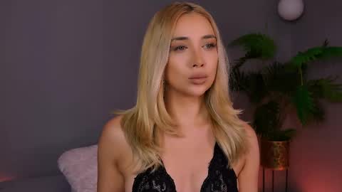 Maria online show from 05/15/26, 05:47