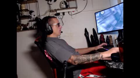 hotkinkytat online show from 11/12/25, 12:49