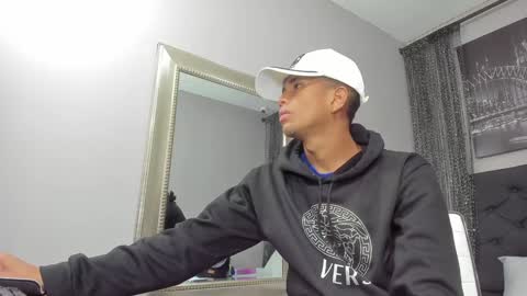 Hotkoljei online show from 02/05/25, 03:34