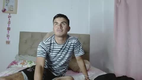 Snapshot of hotlatinduo74512 chatting on 06/19/26, 12:37 SG LoveCam online show from 06/19/26, 12:37