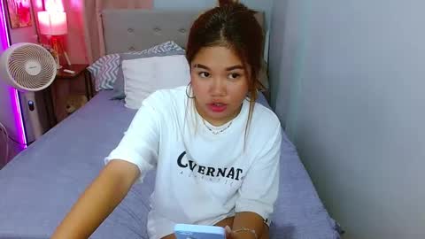 Snapshot of hotlayla_ chatting on 01/06/25, 12:24 Layla online show from 01/06/25, 12:24