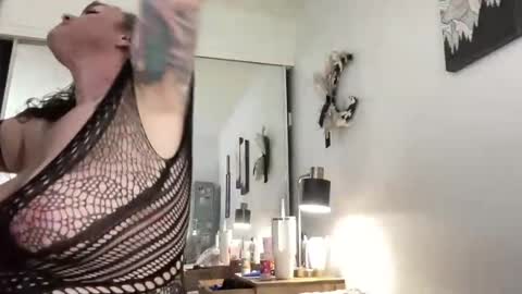 Annabelle online show from 07/28/26, 12:18