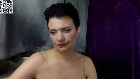 hotmamaqueen234 online show from 04/17/26, 08:01