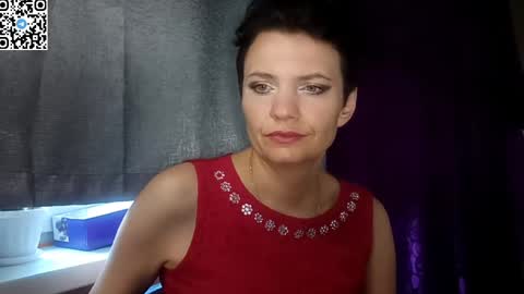 Snapshot of hotmamaqueen234 chatting on 06/05/26, 08:53 hotmamaqueen234 online show from 06/05/26, 08:53