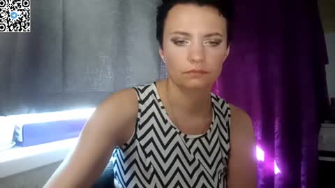 Snapshot of hotmamaqueen234 chatting on 06/08/26, 01:33 hotmamaqueen234 online show from 06/08/26, 01:33