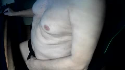 Snapshot of hotmassage50 chatting on 10/18/25, 03:24 hotmassage50 online show from 10/18/25, 03:24