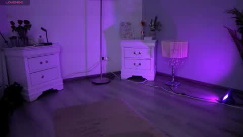 Snapshot of hotmollyx chatting on 11/22/25, 06:34 Molly online show from 11/22/25, 06:34