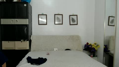Snapshot of hotmorena_finger chatting on 06/25/26, 04:12 Analiza online show from 06/25/26, 04:12