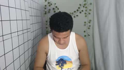 Snapshot of hotnielkhalifa chatting on 09/24/25, 01:47 neilkhalifa online show from 09/24/25, 01:47