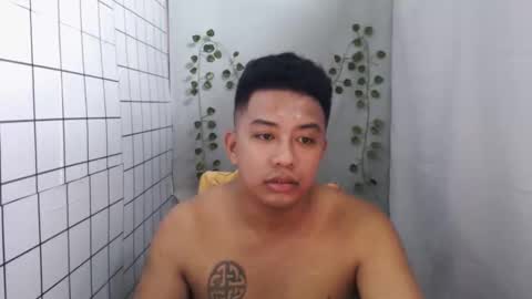 Snapshot of hotnielkhalifa chatting on 10/20/25, 10:05 neilkhalifa online show from 10/20/25, 10:05