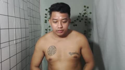 Snapshot of hotnielkhalifa chatting on 10/22/25, 07:57 neilkhalifa online show from 10/22/25, 07:57