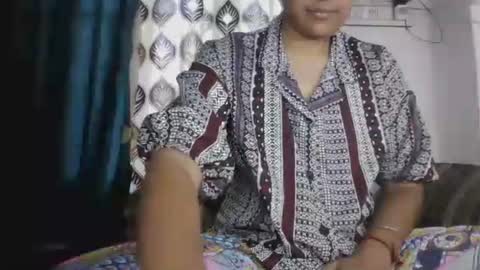 lola online show from 04/17/26, 09:34