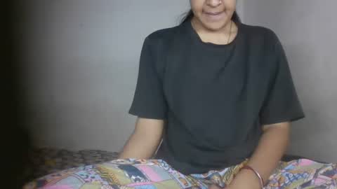 lola online show from 04/30/26, 04:08