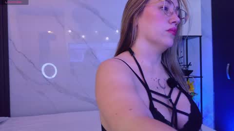 Sussy Bloom  online show from 03/31/26, 05:08