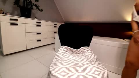 Mola online show from 03/20/26, 11:37