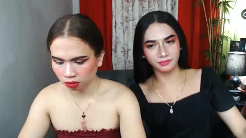 Snapshot of hotsinfulbabes_savana chatting on 05/22/26, 12:00 Savana olala online show from 05/22/26, 12:00