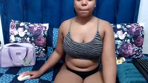 hotsmalltitsx online show from 07/05/26, 06:04