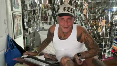 hotstuff775616 online show from 04/07/26, 01:50