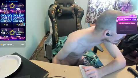 hot online show from 03/08/25, 03:35