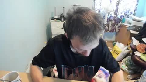 hot online show from 10/18/25, 08:04