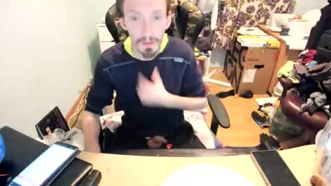 hot online show from 11/19/25, 05:24