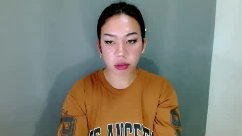 Snapshot of hott_cumforyou chatting on 11/28/25, 01:08 jelaigrande online show from 11/28/25, 01:08