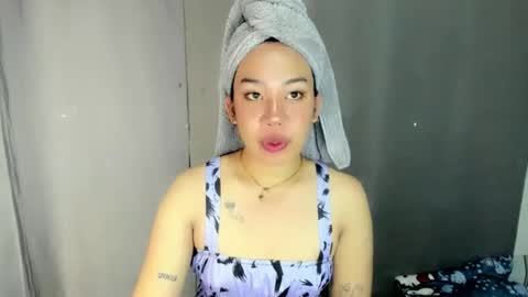 Snapshot of hott_cumforyou chatting on 04/27/26, 12:25 jelaigrande online show from 04/27/26, 12:25