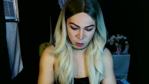 Snapshot of hott_summerr chatting on 02/05/25, 09:04 Alex Summer online show from 02/05/25, 09:04