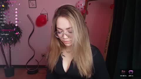 Snapshot of hottease_pvt chatting on 02/04/25, 02:17 hello Im Eva online show from 02/04/25, 02:17