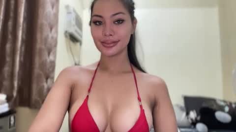 Snapshot of hottest_katarinaxxx chatting on 01/13/26, 02:39 katarina online show from 01/13/26, 02:39