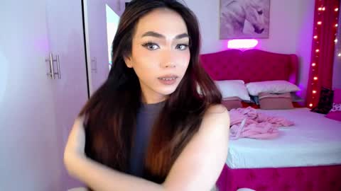 LEXIE- dont forget to give me thumbs up online show from 12/22/24, 09:11