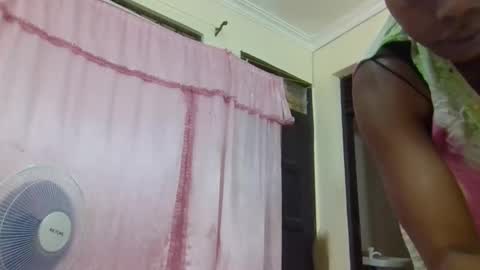 Snapshot of hottie_mammy chatting on 12/01/25, 05:45 hottie_mammy online show from 12/01/25, 05:45