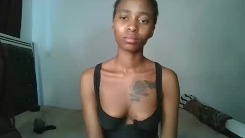 hottie_mistie online show from 06/05/26, 06:52