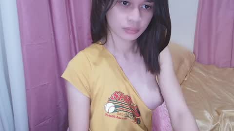 Snapshot of hottie_rhaffa chatting on 05/08/26, 04:23 Terra online show from 05/08/26, 04:23