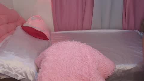Snapshot of hottie_rhaffa chatting on 05/28/26, 04:15 Terra online show from 05/28/26, 04:15