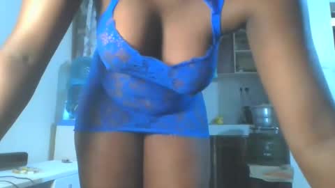 Snapshot of hottie_vera chatting on 10/28/25, 07:34 vera online show from 10/28/25, 07:34