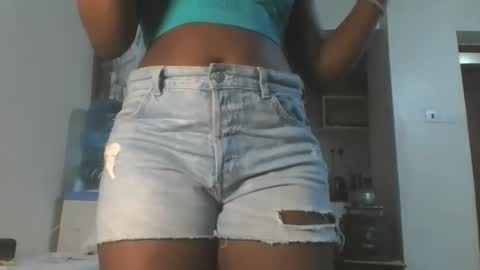 Snapshot of hottie_vera chatting on 10/31/25, 06:58 vera online show from 10/31/25, 06:58