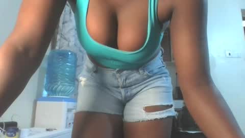 Snapshot of hottie_vera chatting on 11/16/25, 07:03 vera online show from 11/16/25, 07:03